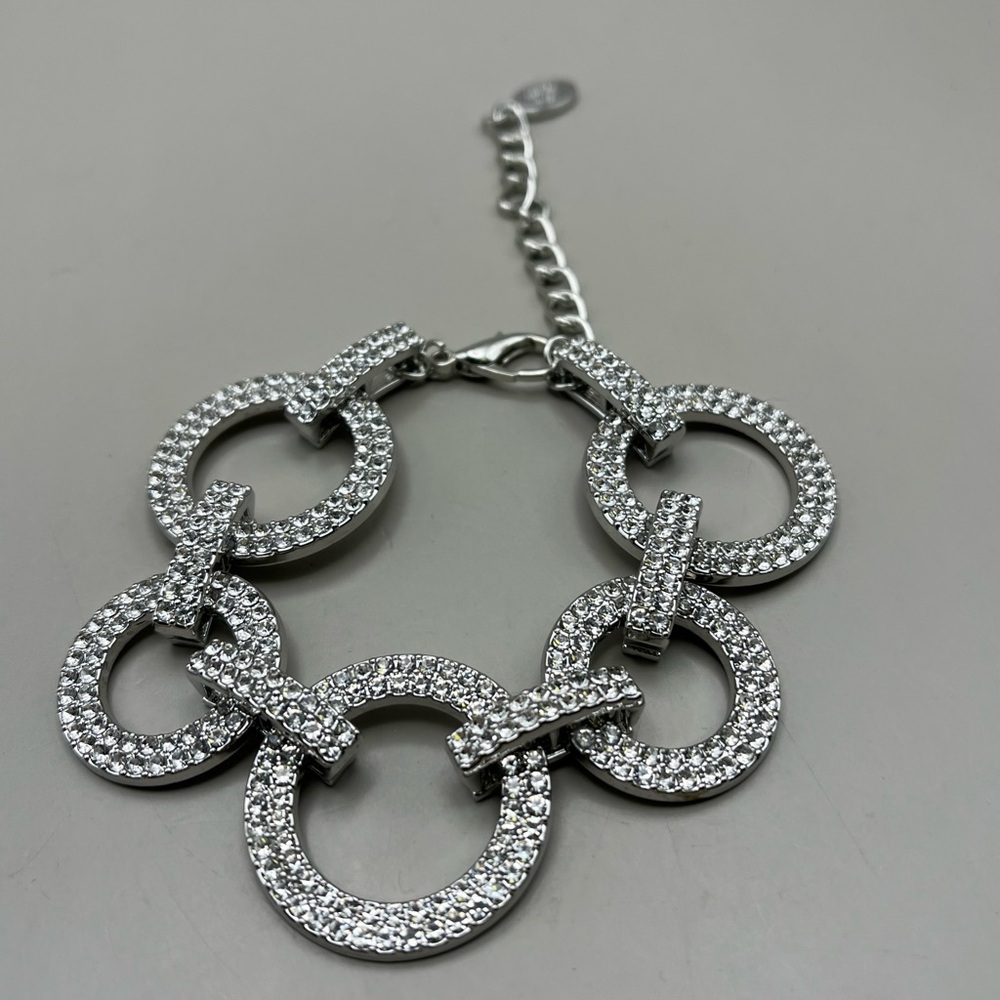 Elegant Silver Bracelet with Crystal Accents - Picture 2 of 3